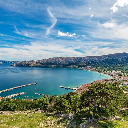 Modern Eingerichtete Fuer 2 Personen- Klimatisiert- Freie Parkplatz Un By Interhome * Baška