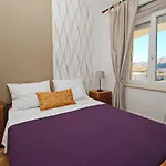 Appartamento Modern Eingerichtete Fuer 2 Personen- Klimatisiert- Freie Parkplatz Un By Interhome