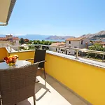 Appartamento Modern Eingerichtete Fuer 2 Personen- Klimatisiert- Freie Parkplatz Un By Interhome *