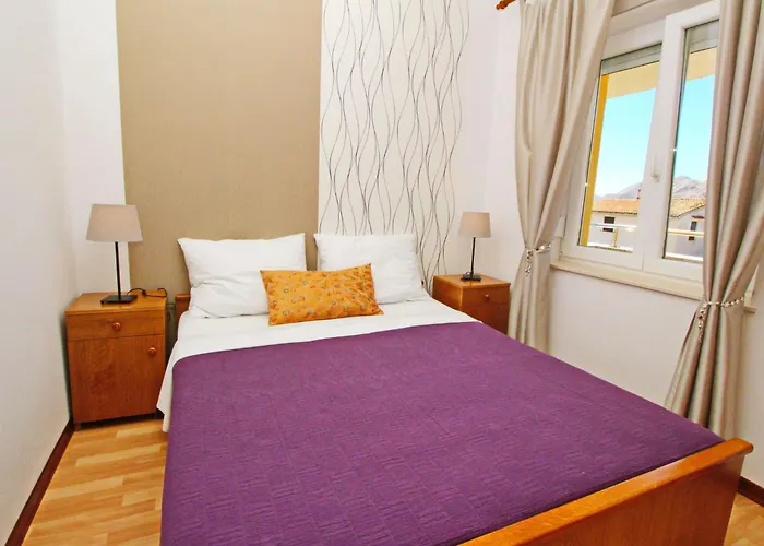 アパート Modern Eingerichtete Fuer 2 Personen- Klimatisiert- Freie Parkplatz Un By Interhome *